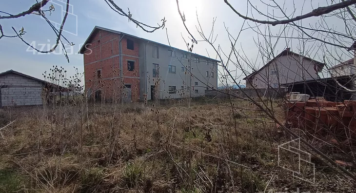 Poslovna zgrada | 4zida