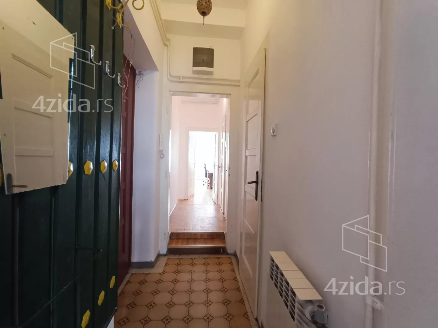 Četvoroiposoban stan | 4zida