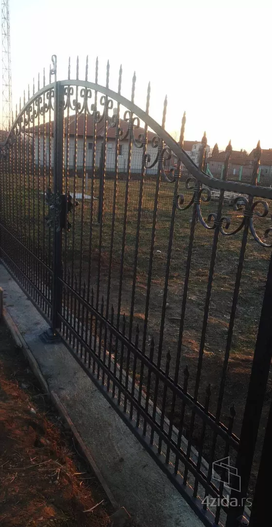 Građevinsko zemljište | 4zida