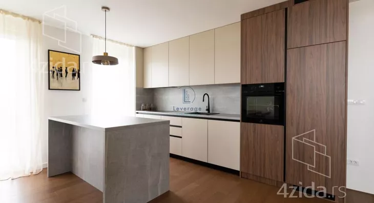 Četvoroiposoban stan | 4zida