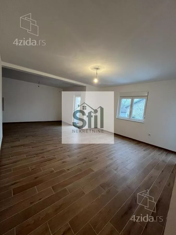 Sedmosoban stan | 4zida