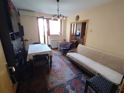 Crveni Pevac | 4zida.rs