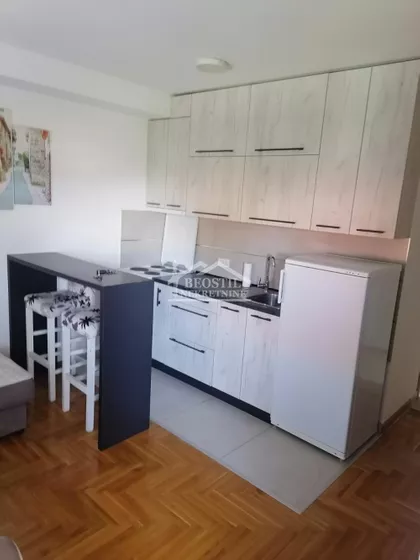 Surčinska | 4zida.rs