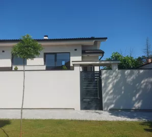 Mali Radanovac, Gradske lokacije, Subotica, dvoetažna | 4zida.rs