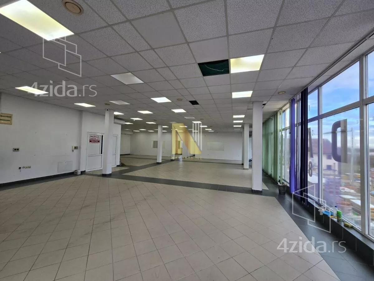 Poslovna zgrada | 4zida