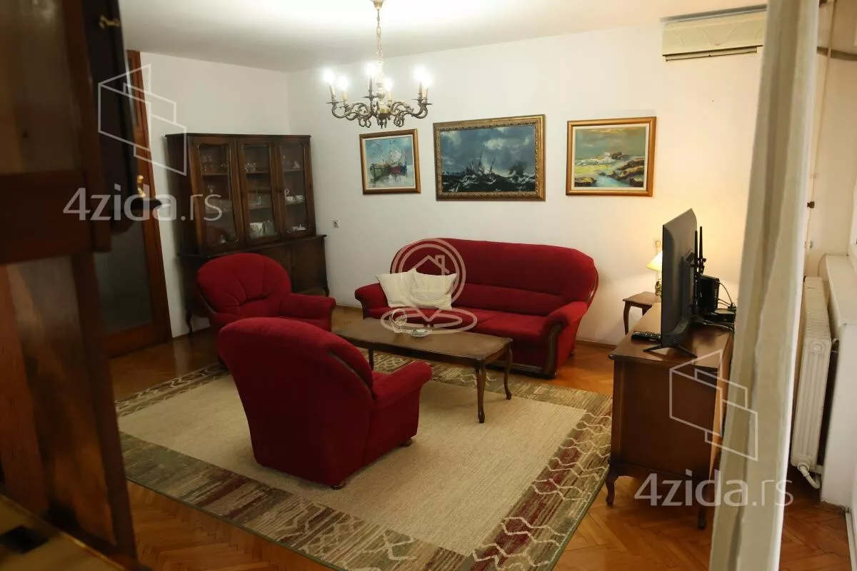 Petosoban stan | 4zida