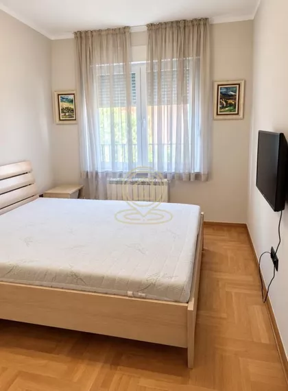 Crveni Krst Vračar | 4zida.rs