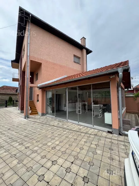 3-etažna kuća | 4zida