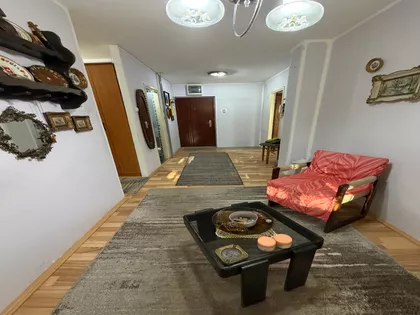 Vladimira Rolovića 23 | 4zida.rs