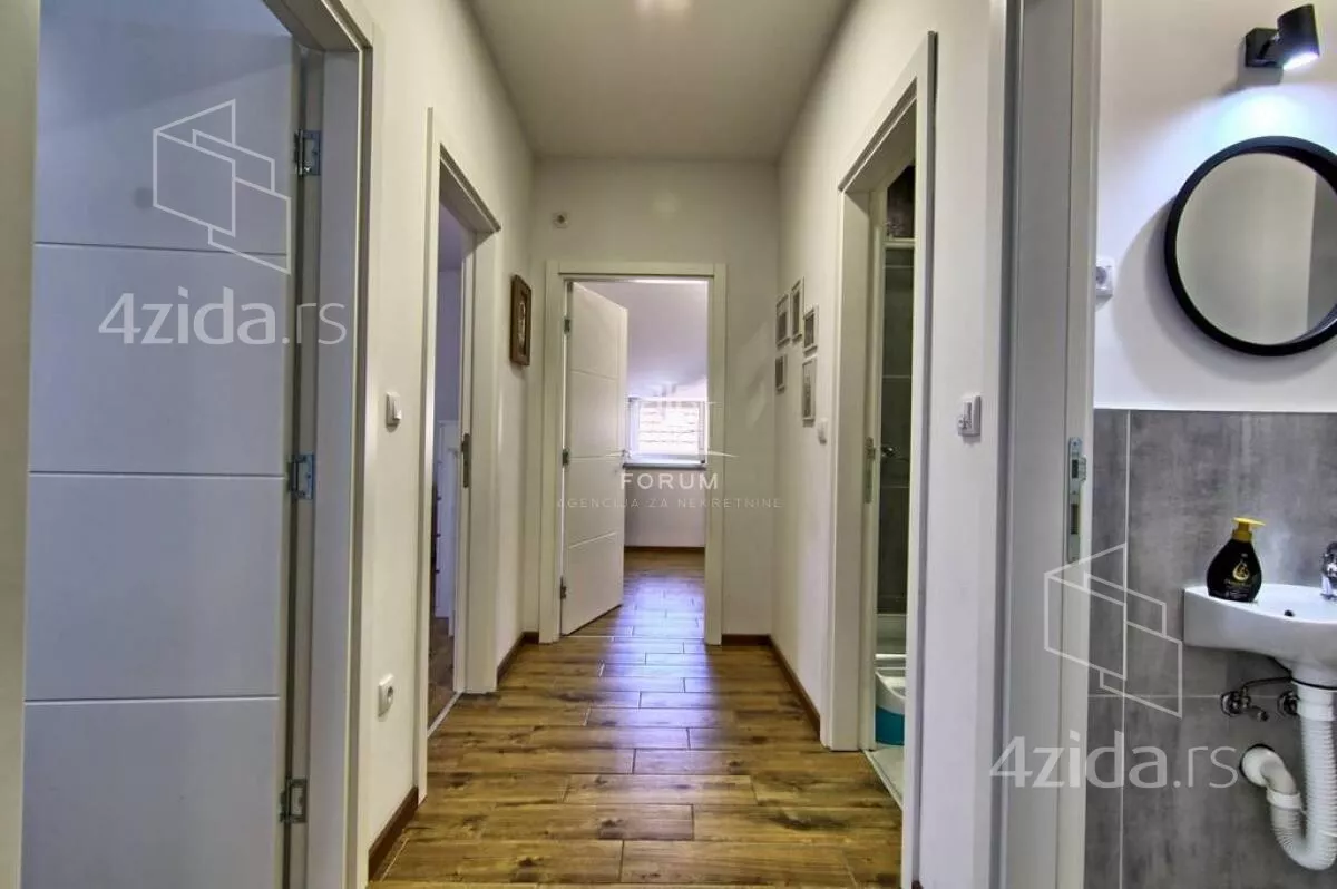 Četvoroiposoban stan | 4zida