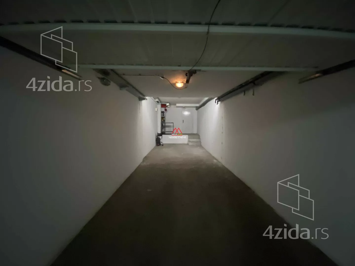 Garaža | 4zida
