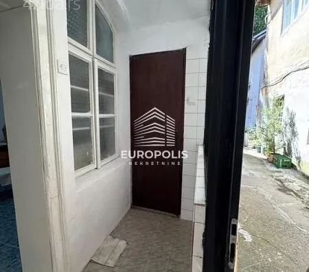 Lokal | 4zida