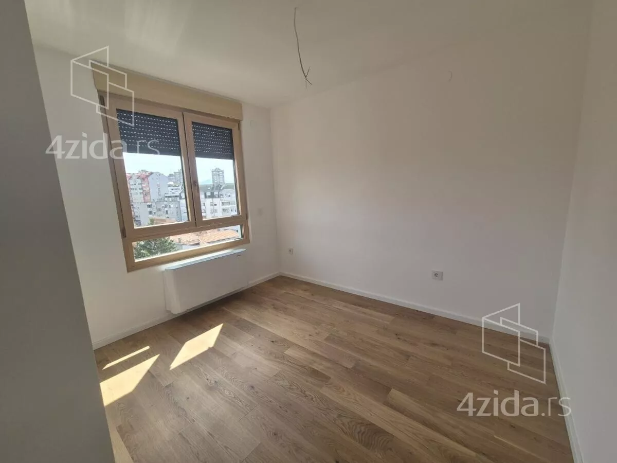Četvoroiposoban stan | 4zida