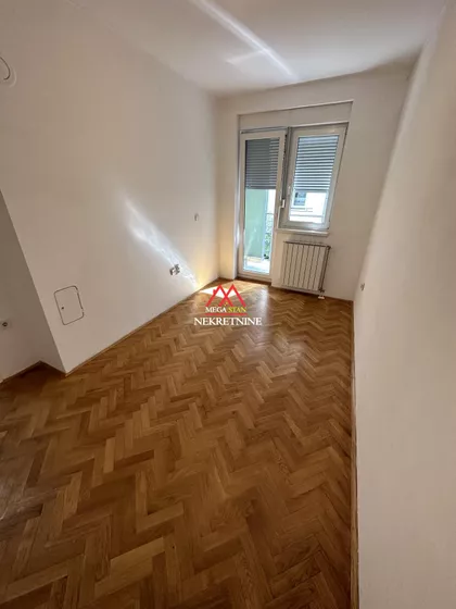 Petra Drapšina | 4zida.rs