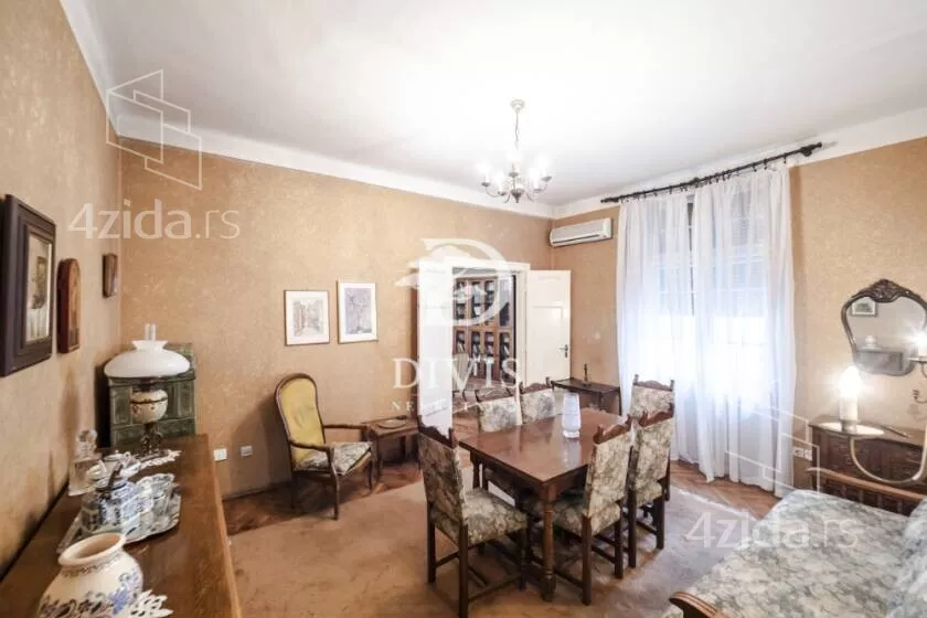 Četvoroiposoban stan | 4zida