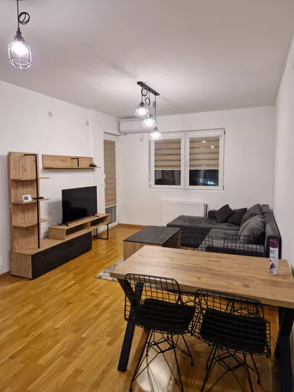 Janisa Janulisa | 4zida.rs