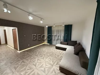 Cucuk Stanina | 4zida.rs