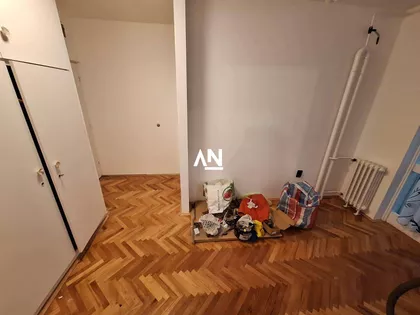 Petrarkina | 4zida.rs