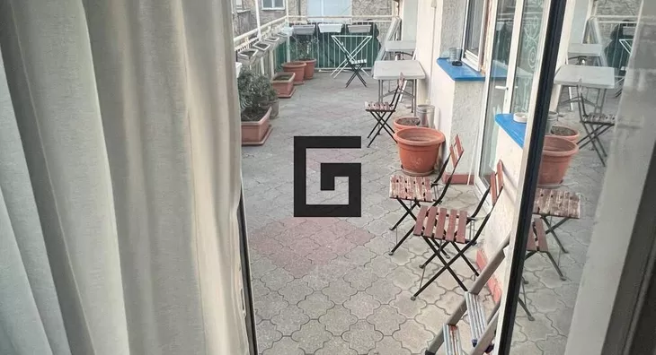 Šestoiposoban stan | 4zida