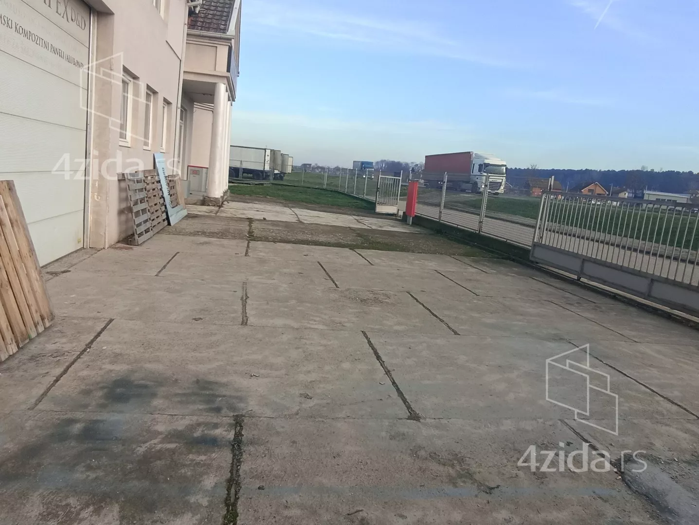 Poslovni prostor | 4zida