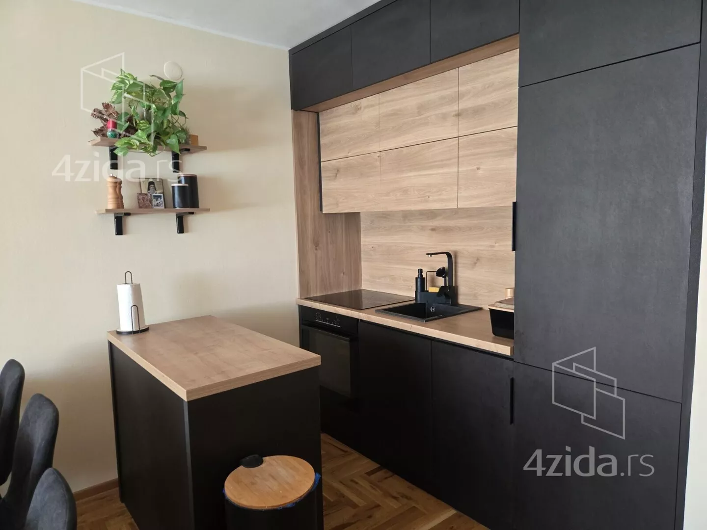 Troiposoban stan | 4zida