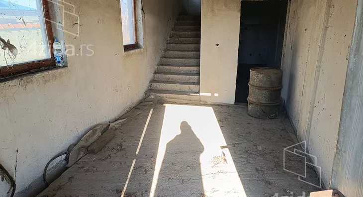 Poslovna zgrada | 4zida