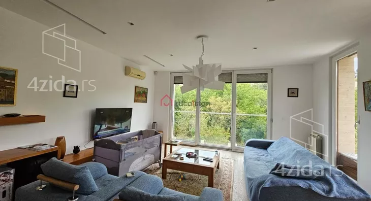 Četvoroiposoban stan | 4zida