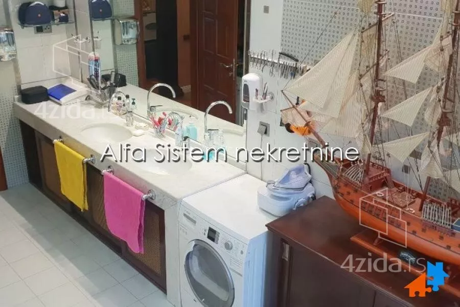 Petosoban stan | 4zida