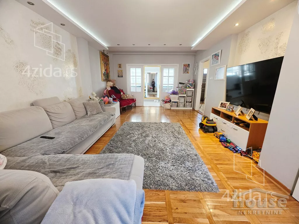 Četvorosoban stan | 4zida