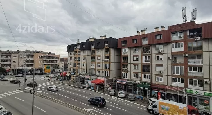 Petosoban stan | 4zida