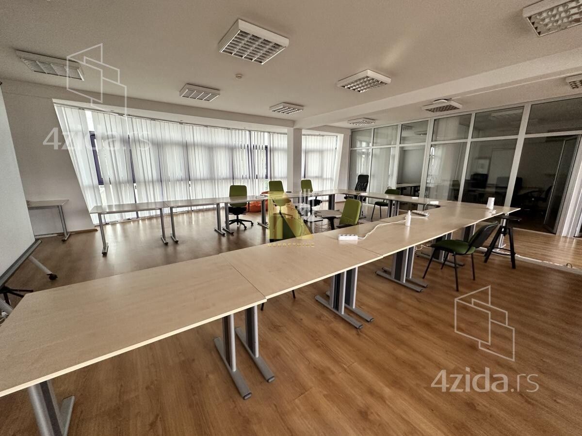 Сдается коммерческое помещение, Adamovićevo Naselje, 10€, 1000m² — фото