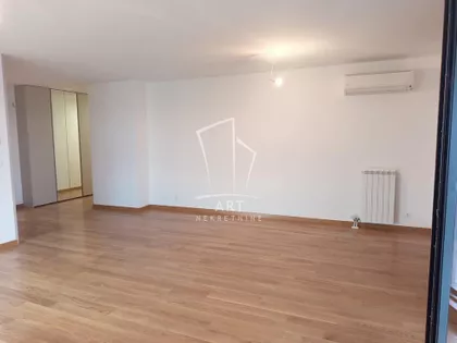 Tadije Sondermajera | 4zida.rs
