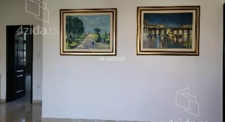 Poslovna zgrada | 4zida