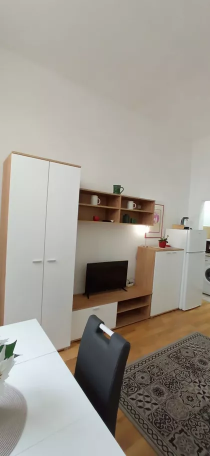 Petra Drapšina | 4zida.rs