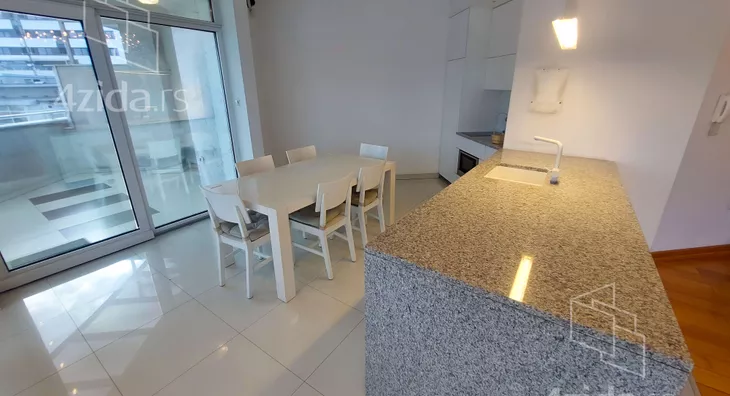 Petosoban stan | 4zida