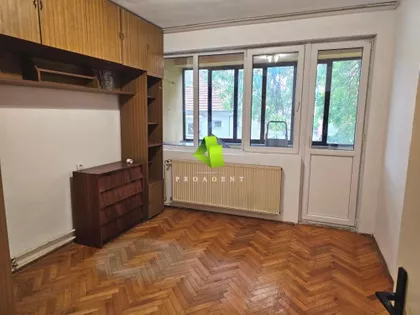 Crveni Pevac | 4zida.rs