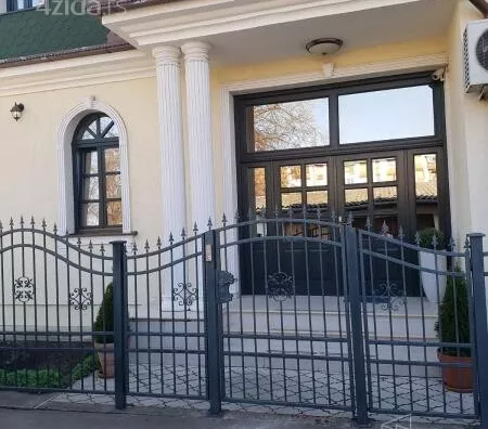 Poslovna zgrada | 4zida