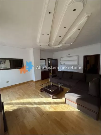 Surčin (mesto) | 4zida.rs