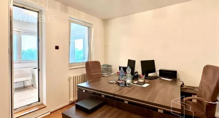 Sedmosoban stan | 4zida