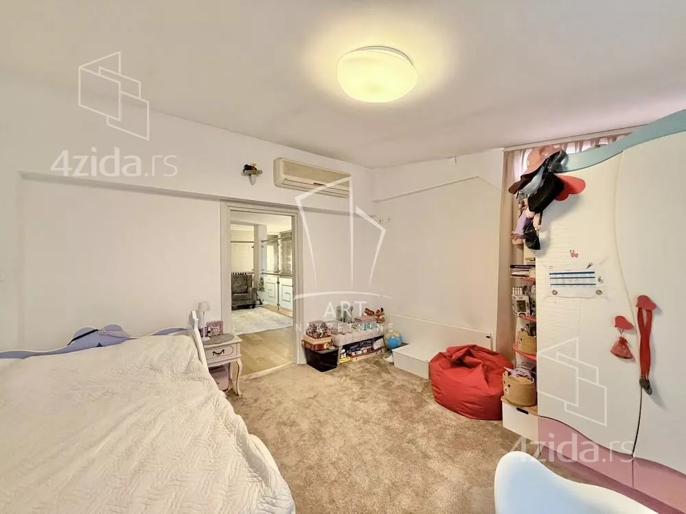 Petosoban stan | 4zida