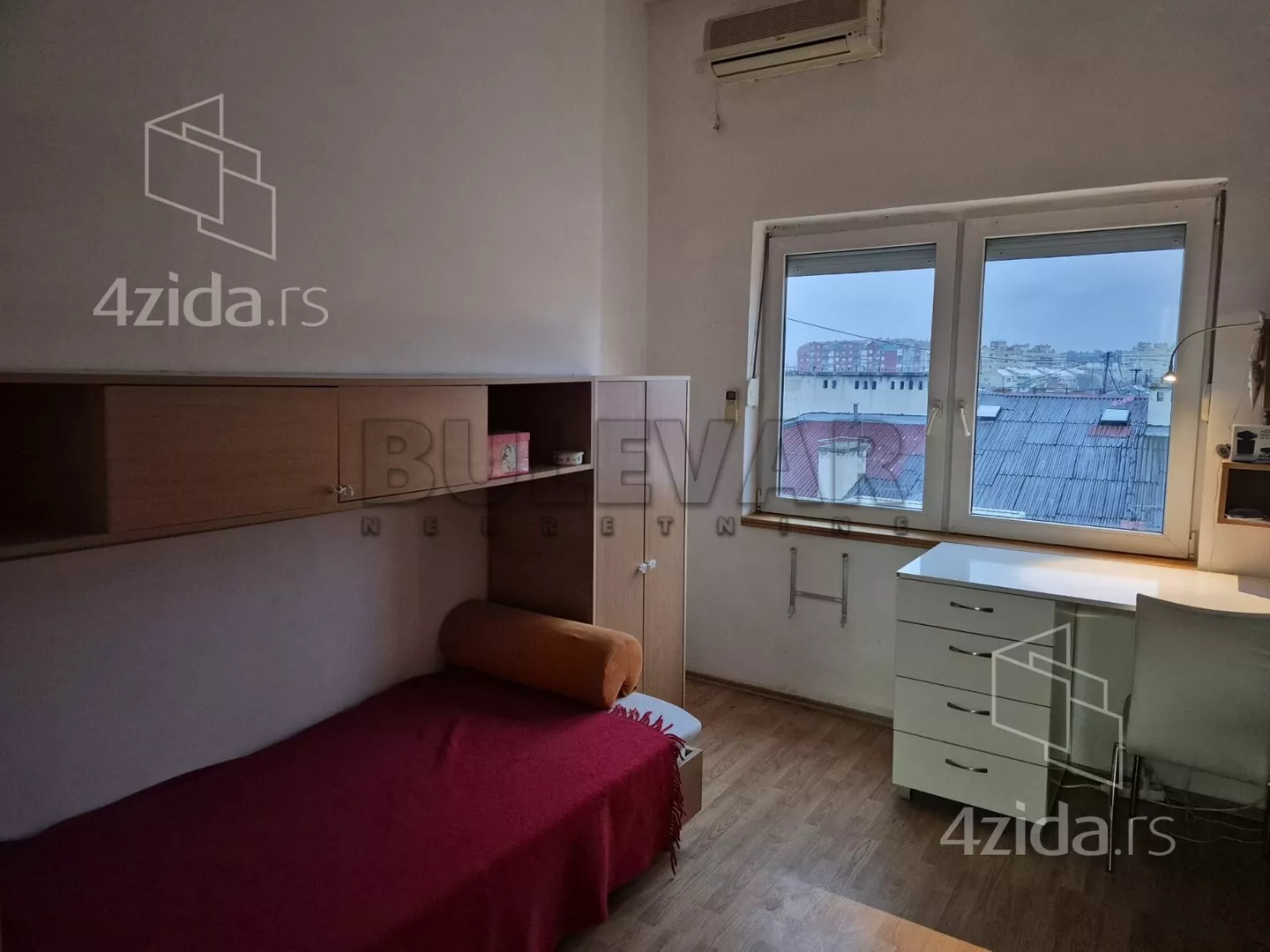 Troiposoban stan | 4zida