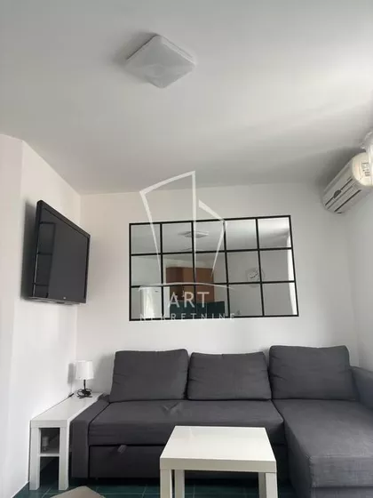 Kneževačka | 4zida.rs