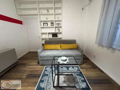 Vukov Spomenik | 4zida.rs