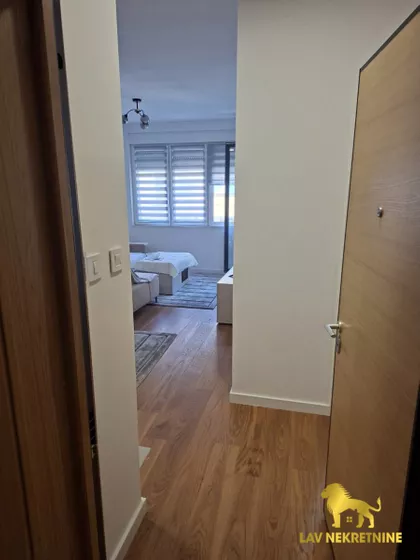 DOŽA ĐERĐA | 4zida.rs