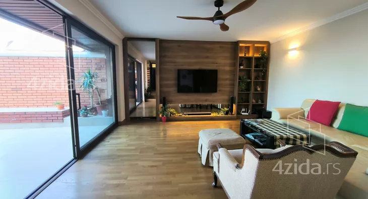 Petosoban stan | 4zida