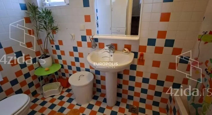 4-etažna kuća | 4zida