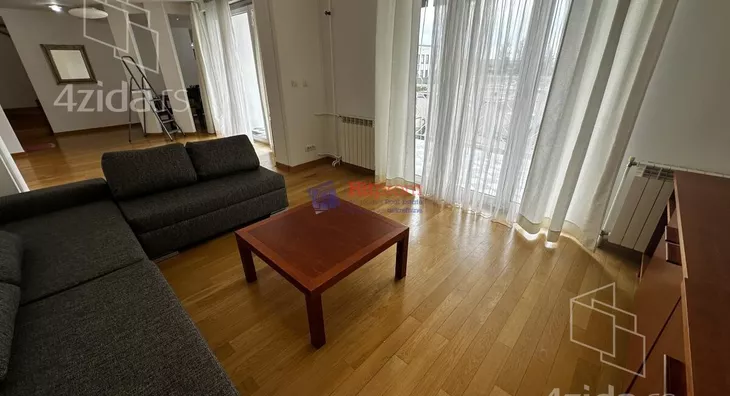 Šestosoban stan | 4zida