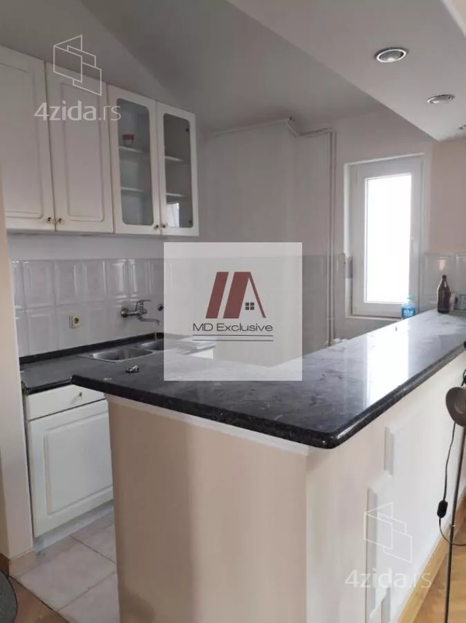 Šestosoban stan | 4zida