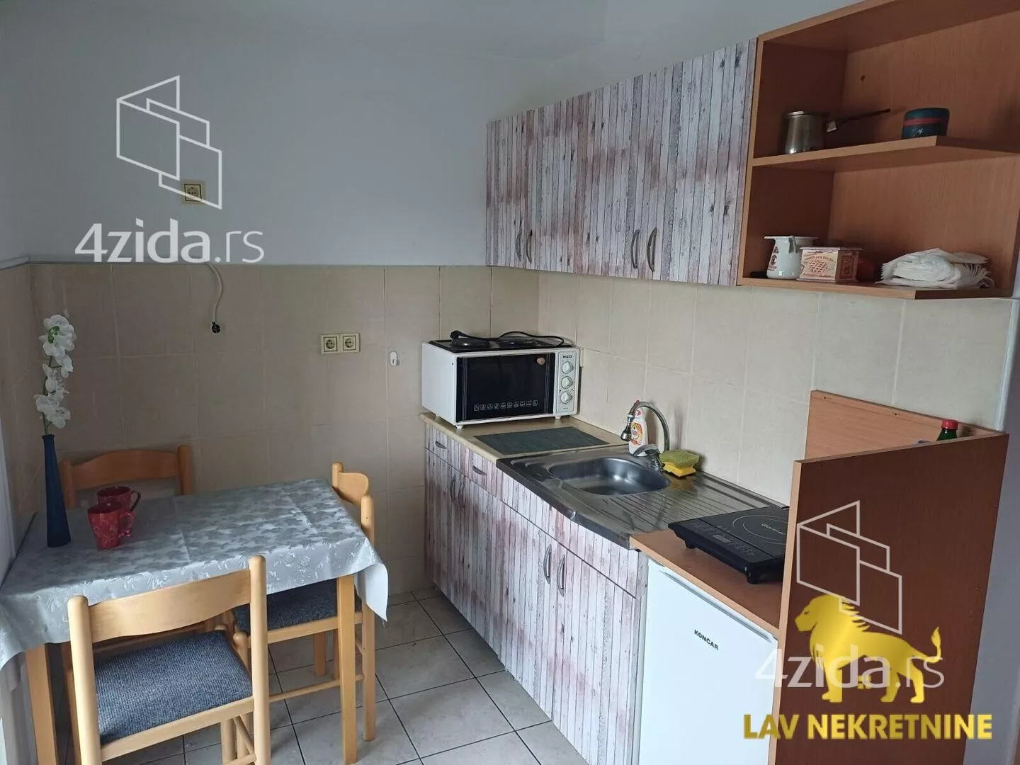 Jednoiposoban stan | 4zida