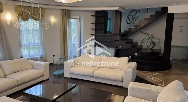 Četvoroiposoban stan | 4zida